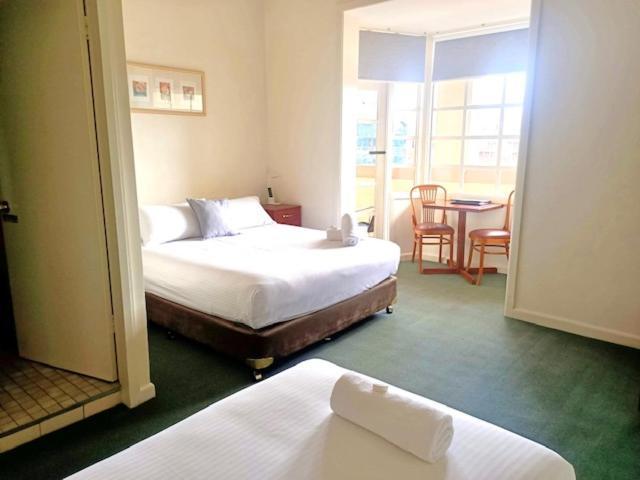 Knickerbocker Hotel Bathurst Extérieur photo